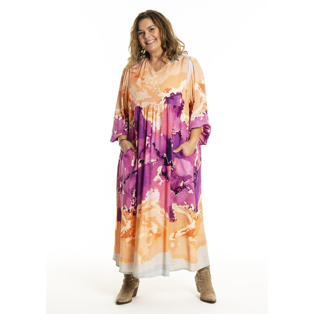 Gozzip Woman GBetine Dress Dress Art print