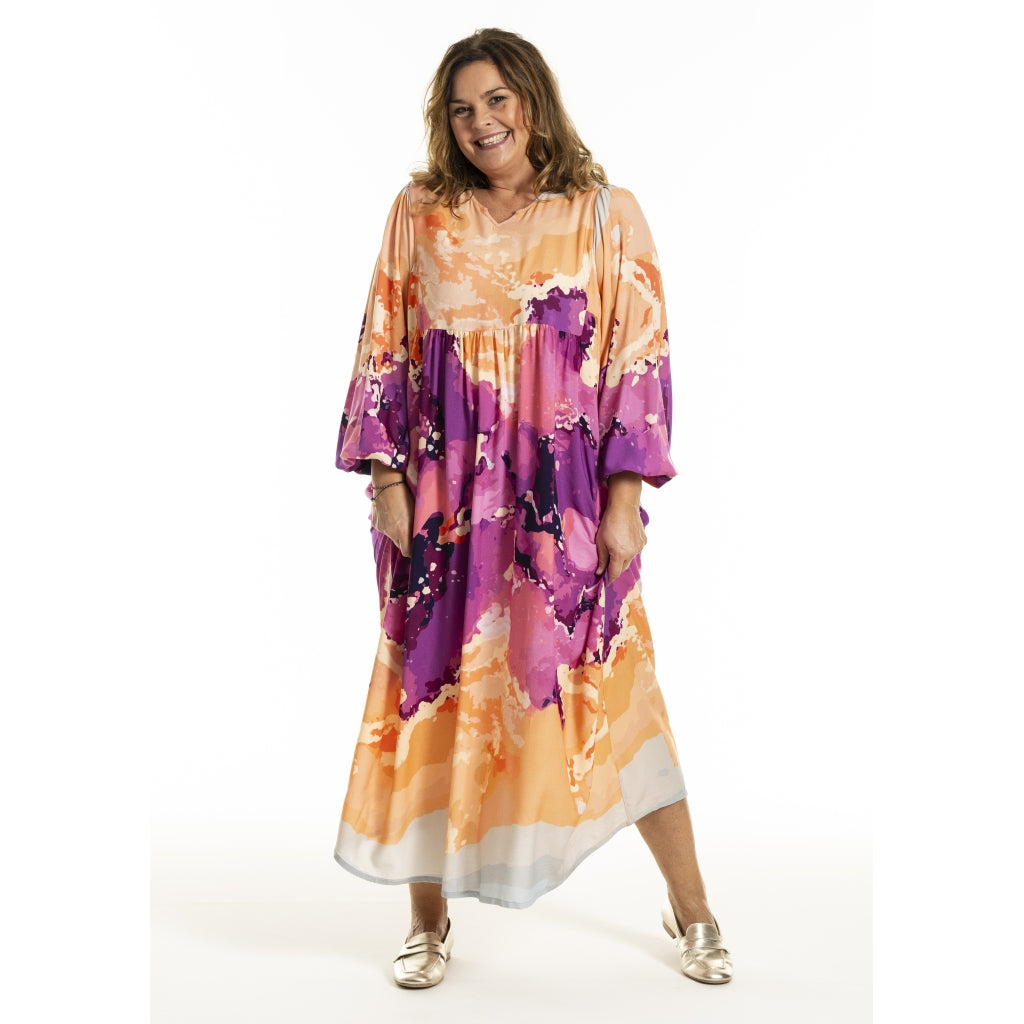 Gozzip Woman GBetine Dress Dress Art print