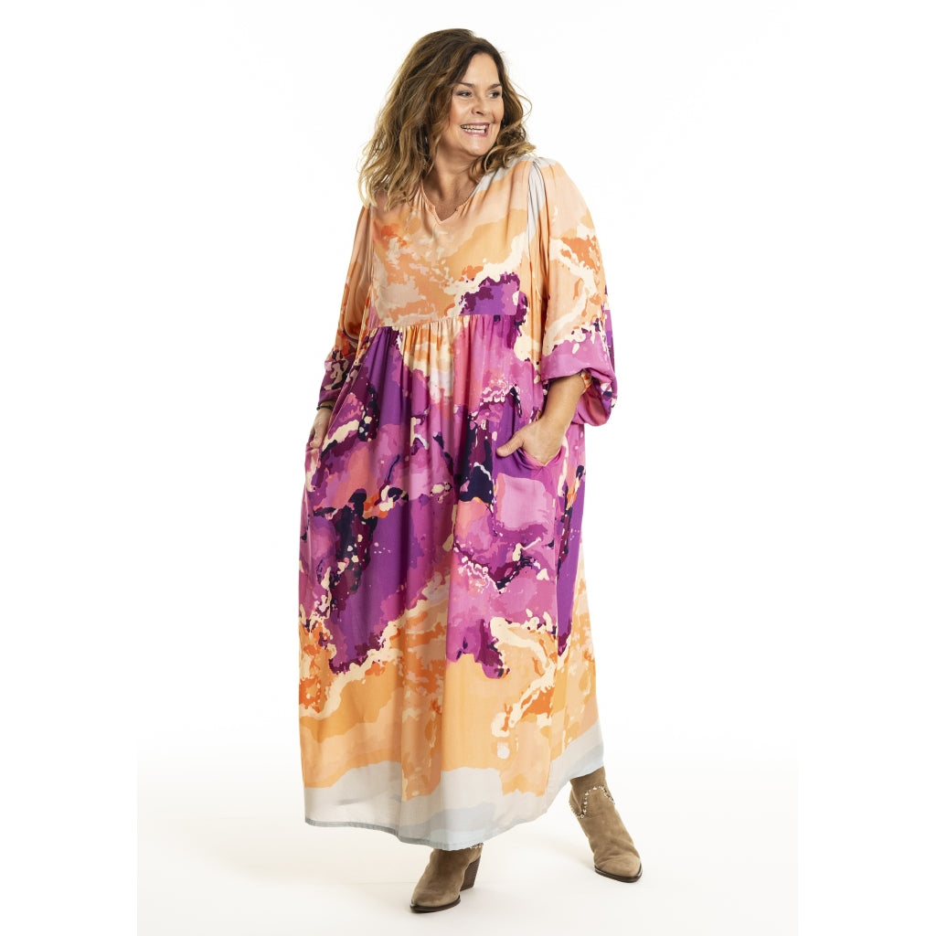 Gozzip Woman GBetine Dress Dress Art print