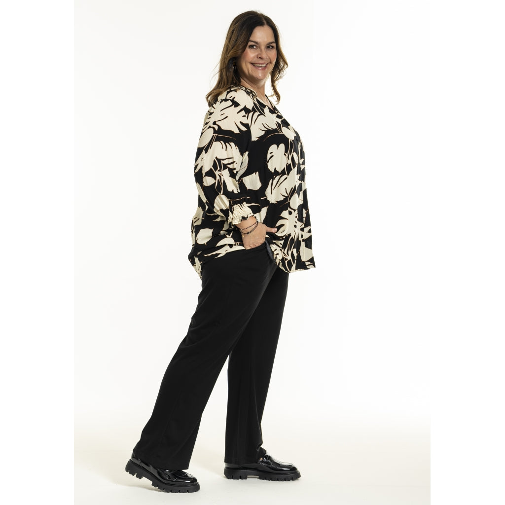 Gozzip Woman GGhita Blouse Blouse Black with offwhite flower