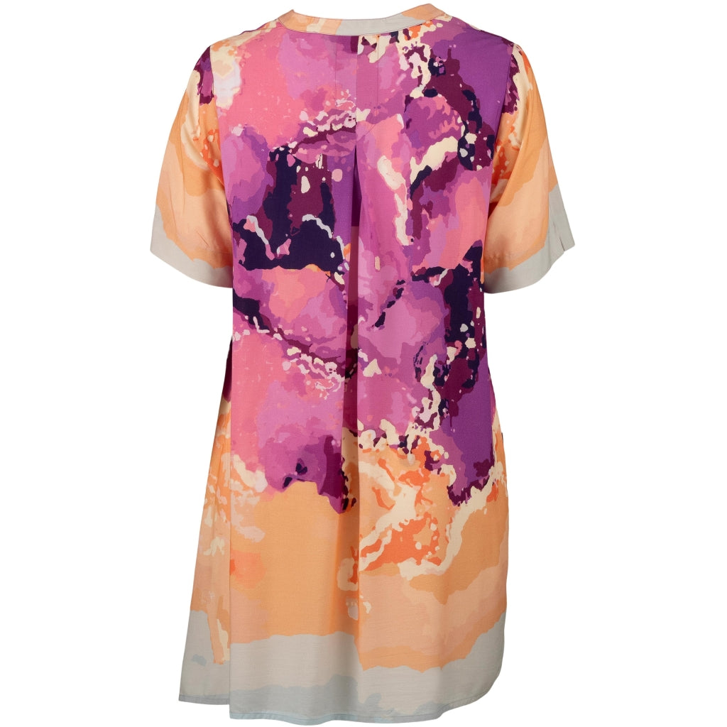 Gozzip Woman GMagda Tunic Tunic Art print