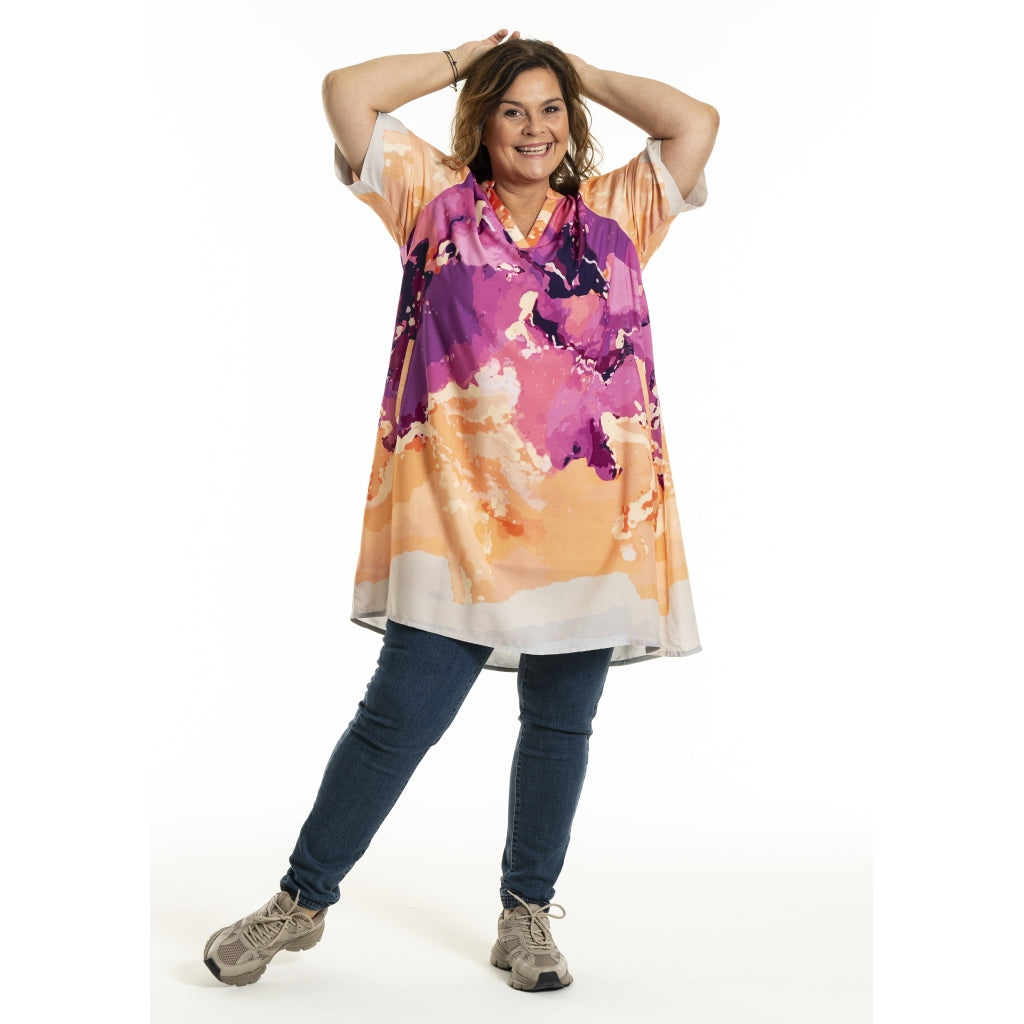 Gozzip Woman GMagda Tunic Tunic Art print