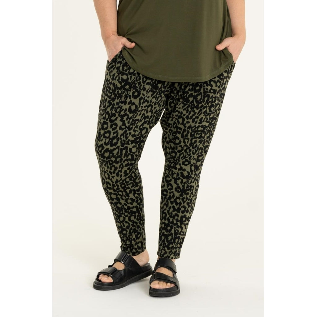 Gozzip Woman Benita Pants Pants Army Green Printed