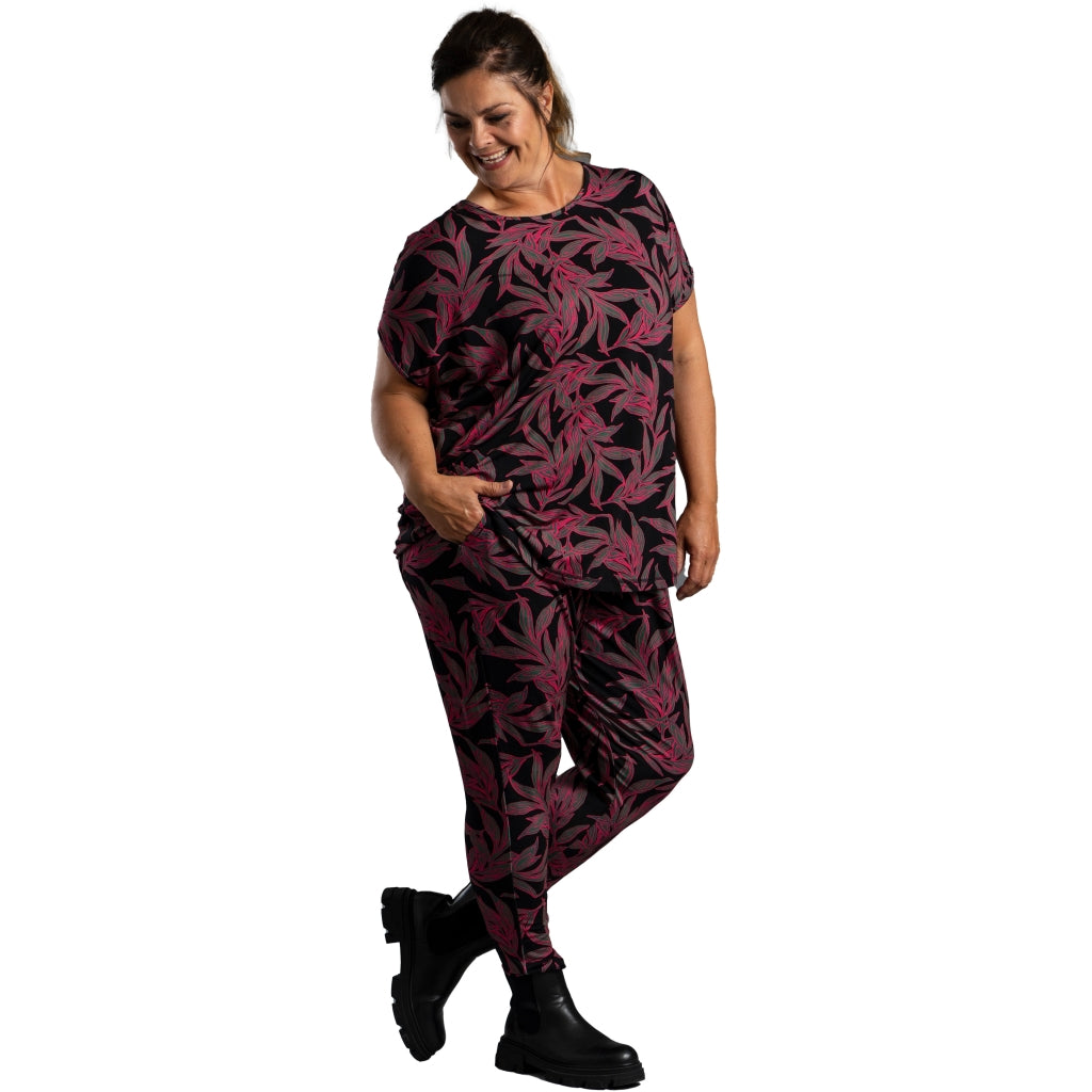 Gozzip Woman Benita Pants Pants Black with print