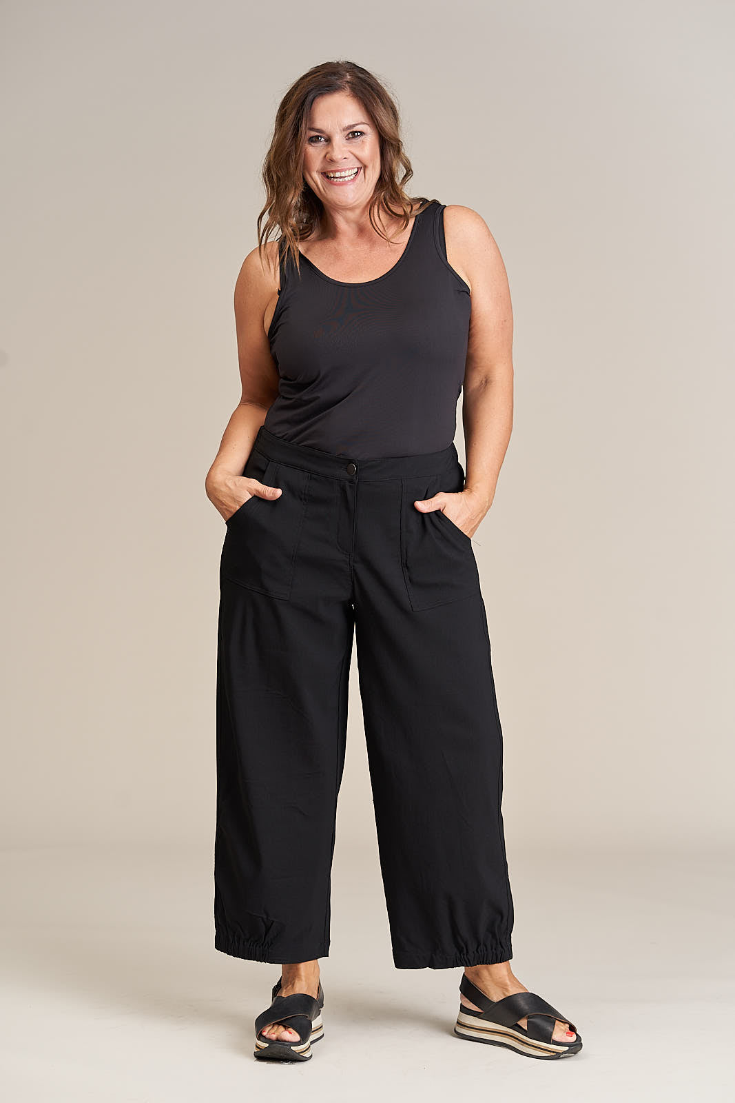 Gozzip Woman Clara Baggy pants Pants Black