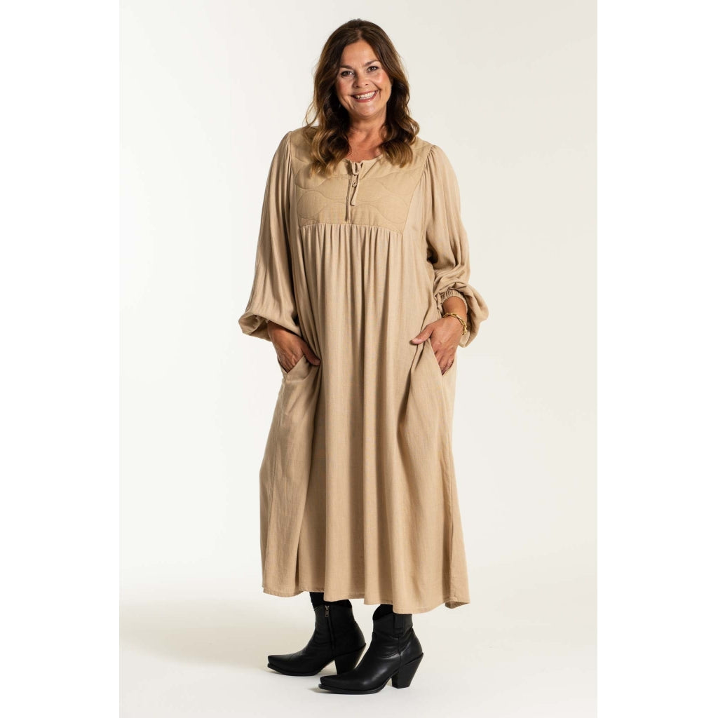 Gozzip Woman Des Dress - MORE COLOURS Dress Sand