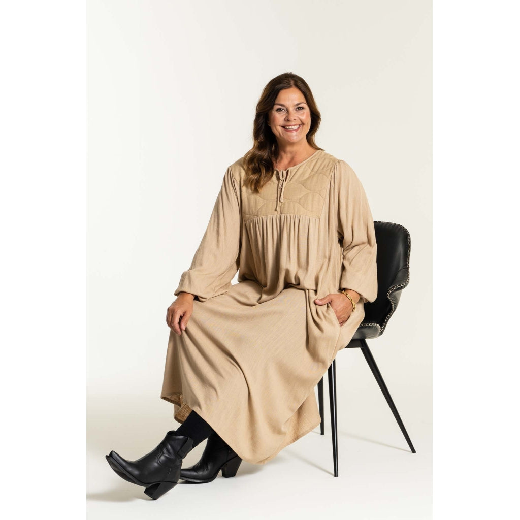 Gozzip Woman Des Dress - MORE COLOURS Dress Sand