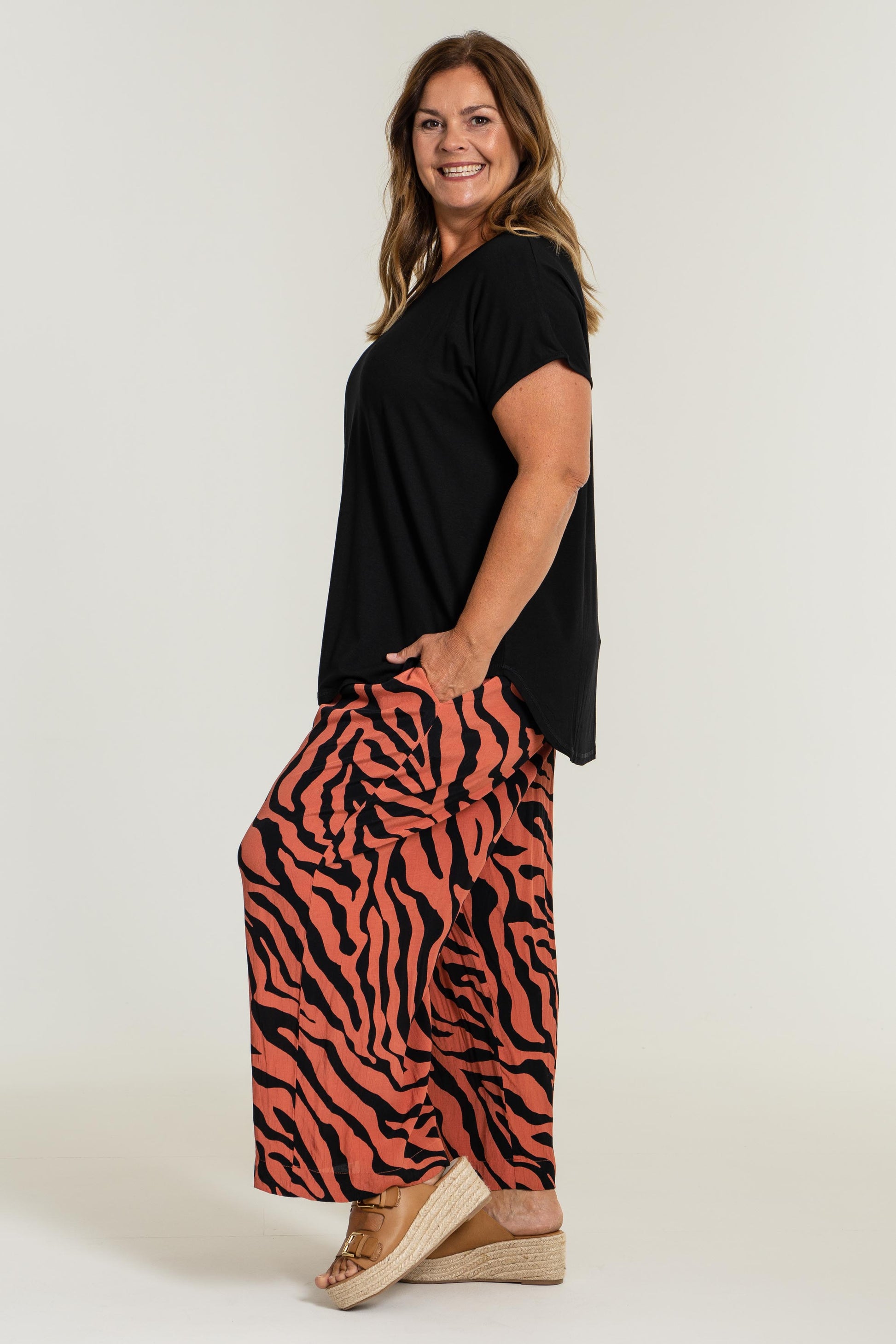 Gozzip Woman Elly Loose 3/4 Pants - MORE COLOURS 3/4 Loose Pant Coral/Black