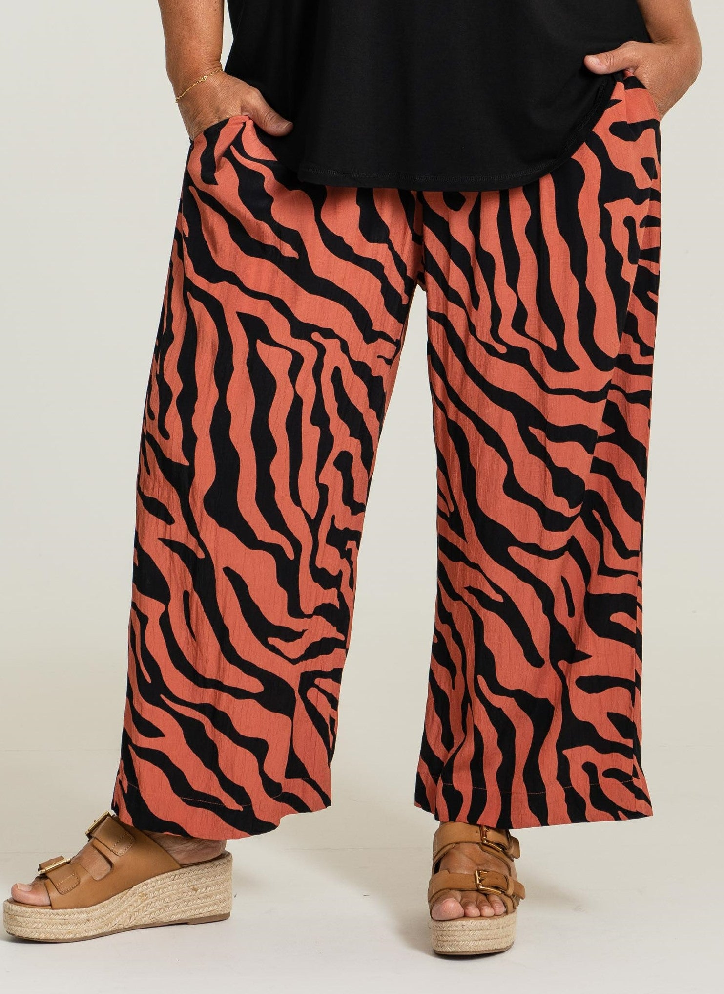 Gozzip Woman Elly Loose 3/4 Pants - MORE COLOURS 3/4 Loose Pant Coral/Black