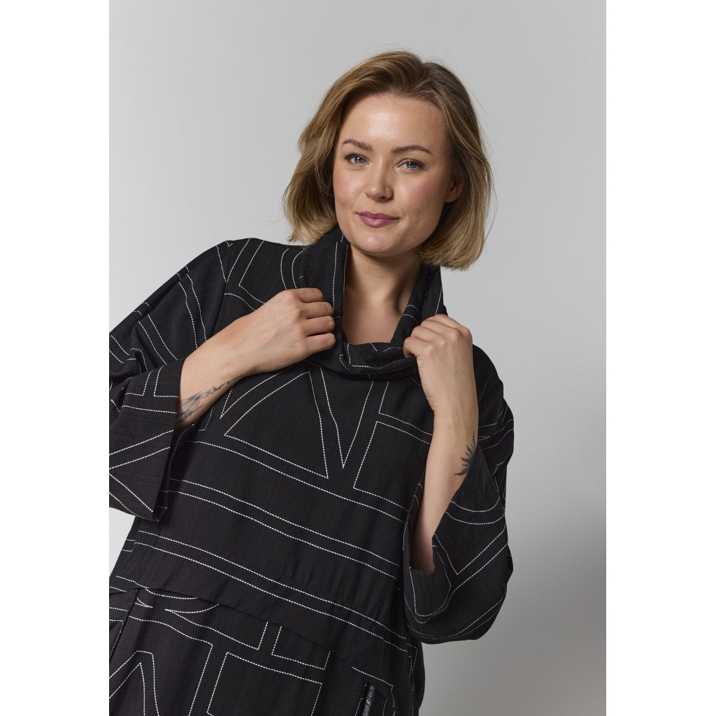 Gozzip Woman GAlara Dress Dress Black with white