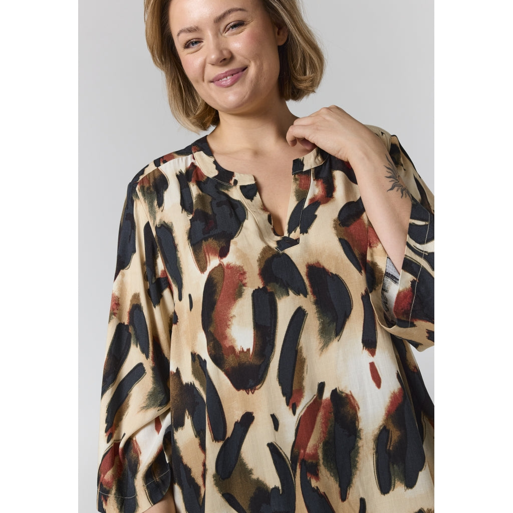 Gozzip Woman GAlva Blouse Blouse Sand with black orange pattern