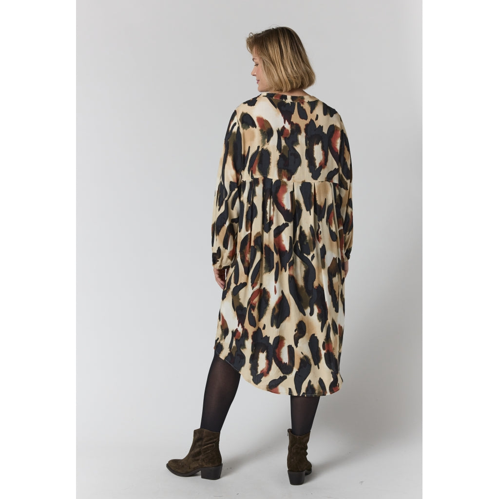 Gozzip Woman GAnja Dress Dress Sand with black orange pattern