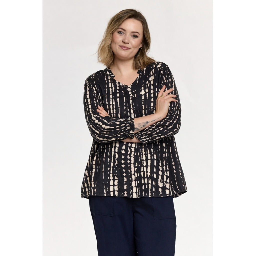 Gozzip Woman GAnnah Blouse Blouse Black with sand animal