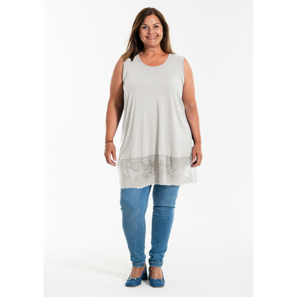 Gozzip Woman GAnny Top with lace Top Off-White