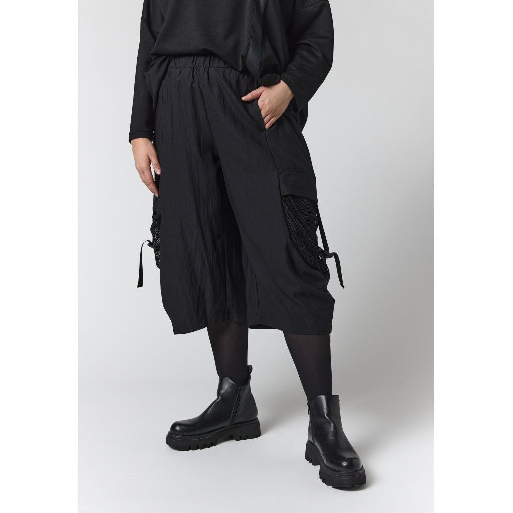 Gozzip Woman GAurelia Pants with big net pockets Pants Black