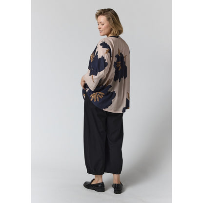 Gozzip Woman GBillie Blouse Blouse Sand with big black flowers