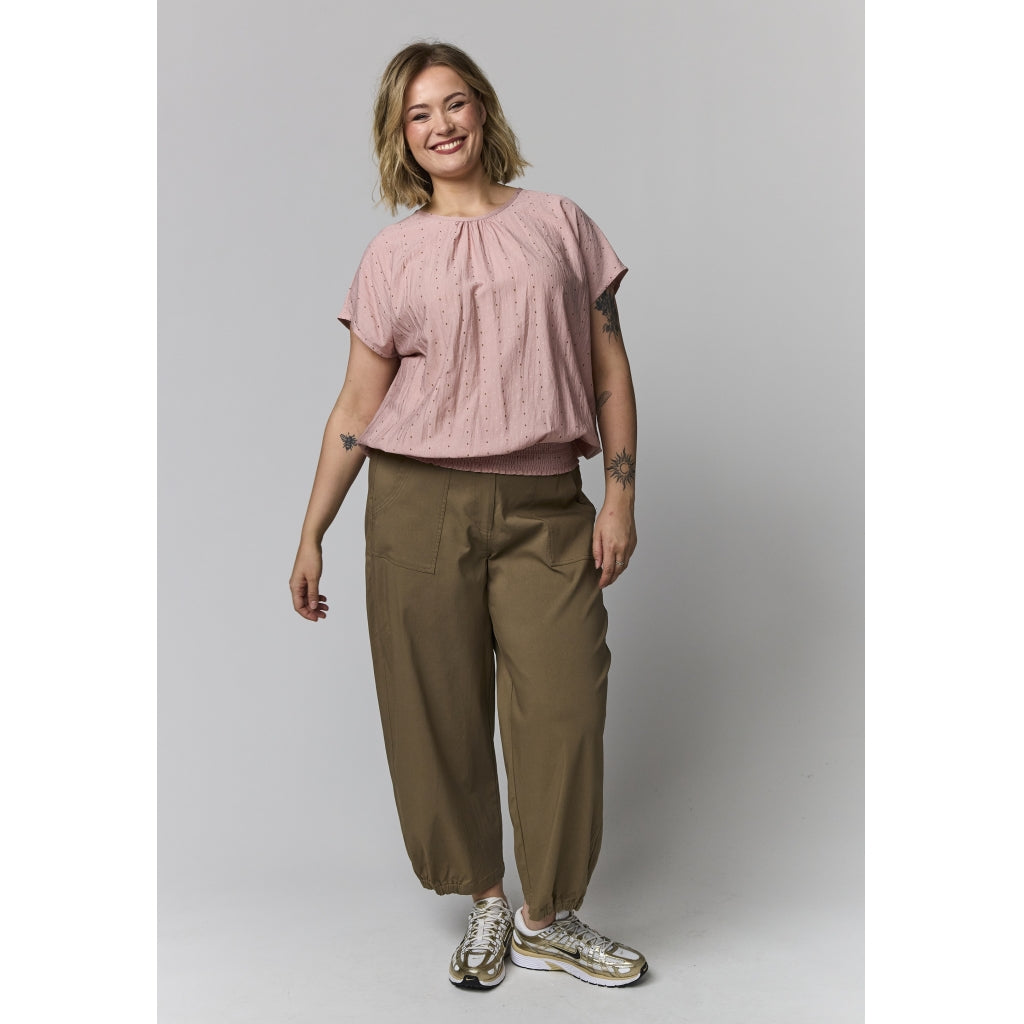 Gozzip Woman GElise Blouse Blouse Rose with brown and silver dots