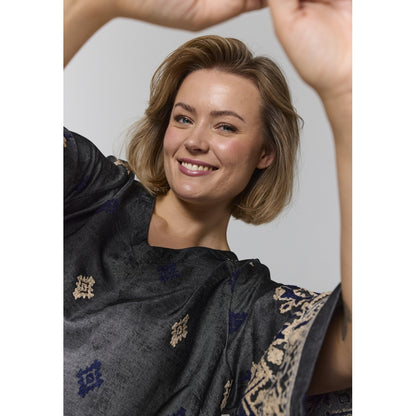 Gozzip Woman GElse-Marie Blouse Blouse Black board fabric with white blue pattern