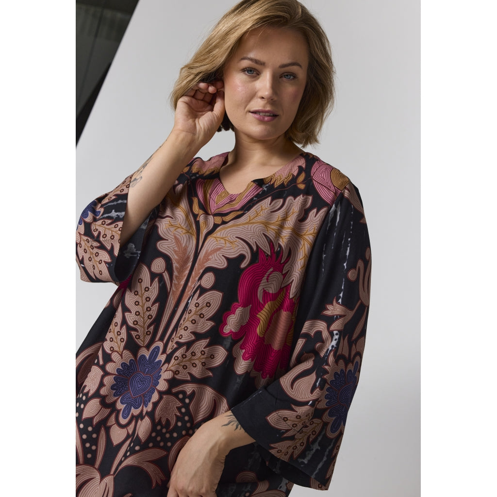 Gozzip Woman GElse-Marie Blouse Blouse Black with Pink printed