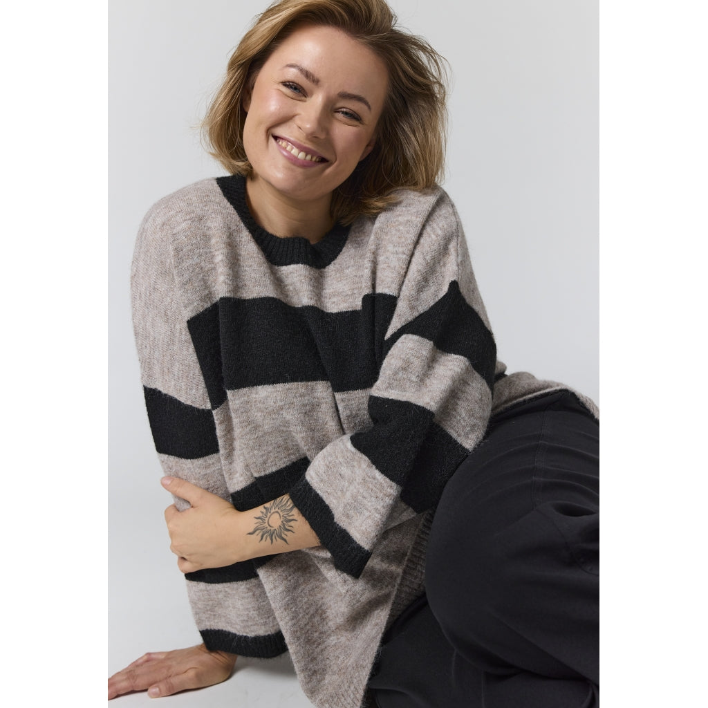 Gozzip Woman GFenja Knit Blouse with stripes Blouse Black/sand stripe