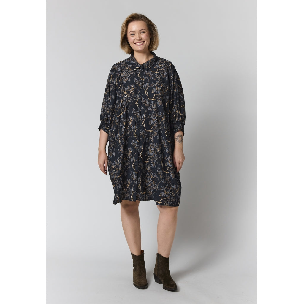 Gozzip Woman GGerda Oversize shirt Tunic Oversize shirt tunic Black with grey brown flowers