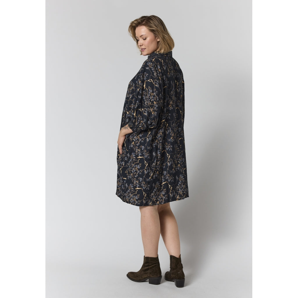 Gozzip Woman GGerda Oversize shirt Tunic Oversize shirt tunic Black with grey brown flowers