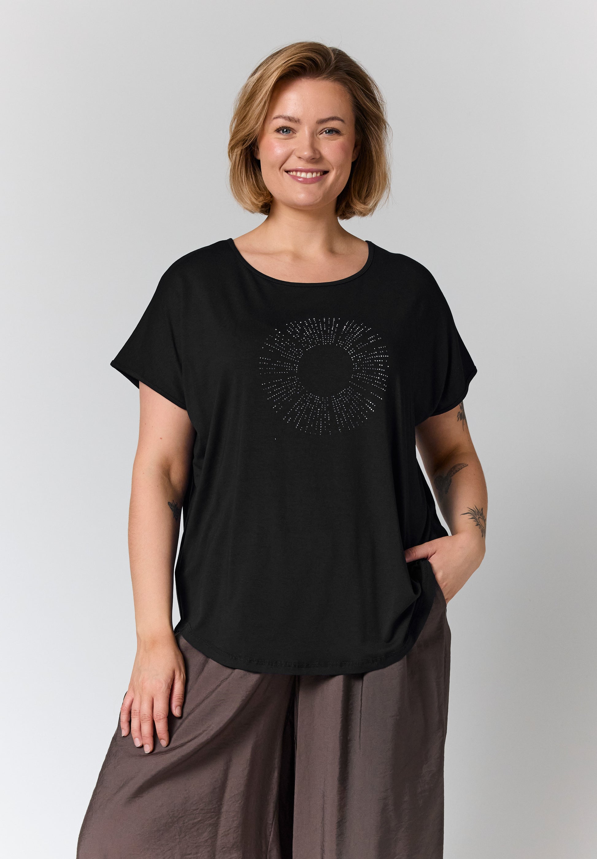 Gozzip Woman GGitte T-shirt with stones T-Shirt 2 Black