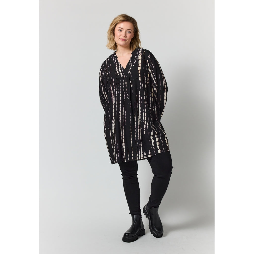 Gozzip Woman GGrace Tunic Tunic Black with sand animal