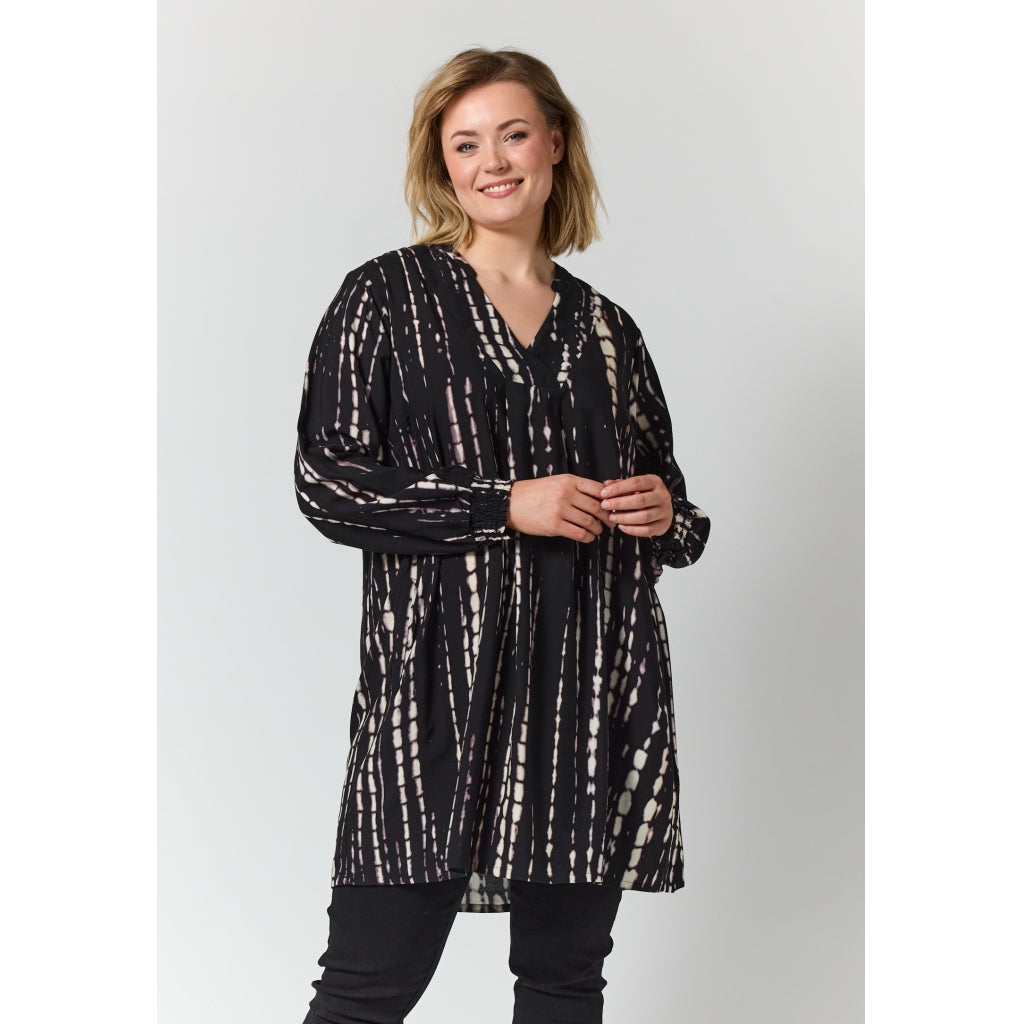 Gozzip Woman GGrace Tunic Tunic Black with sand animal