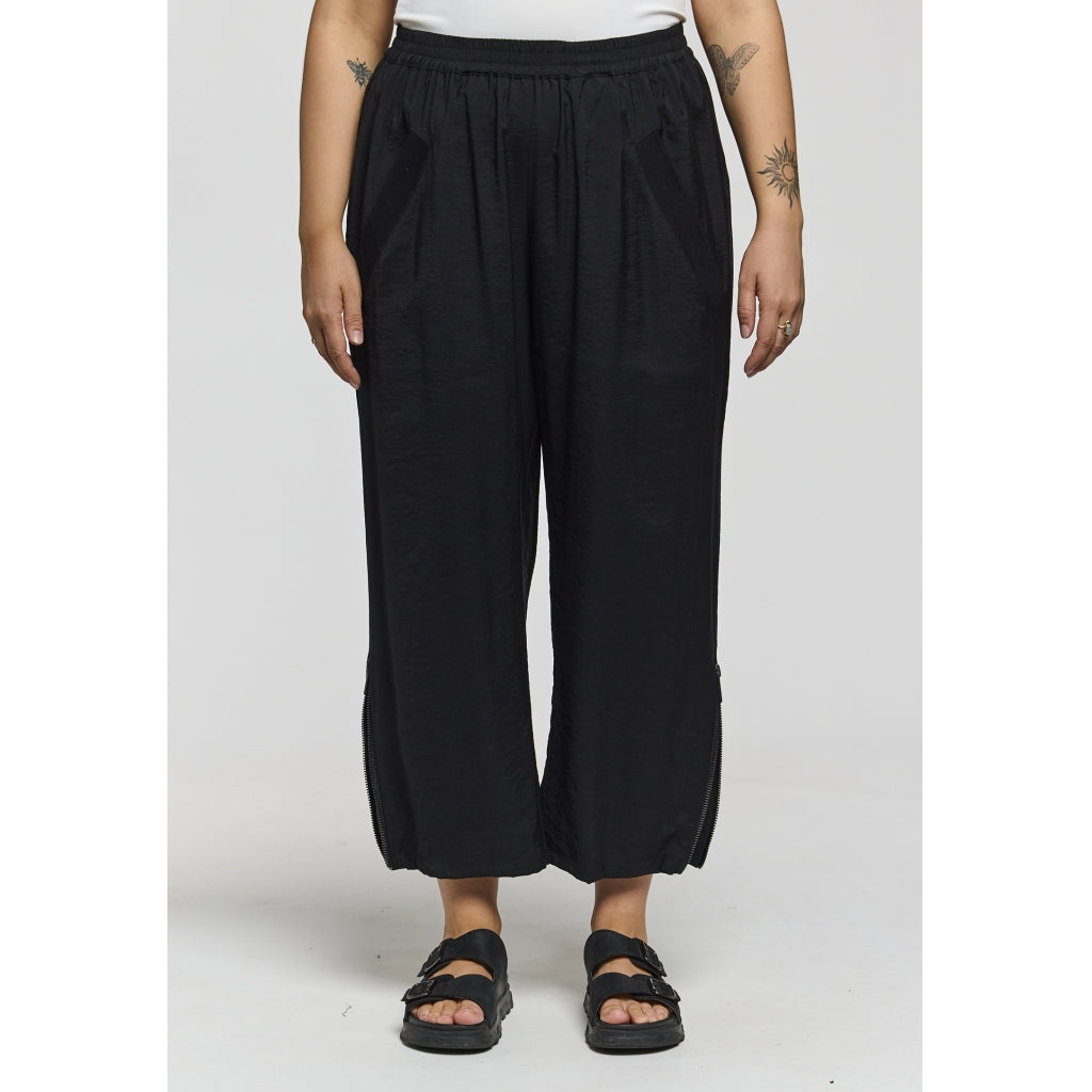 Gozzip Woman GHailey trousers Trousers Black