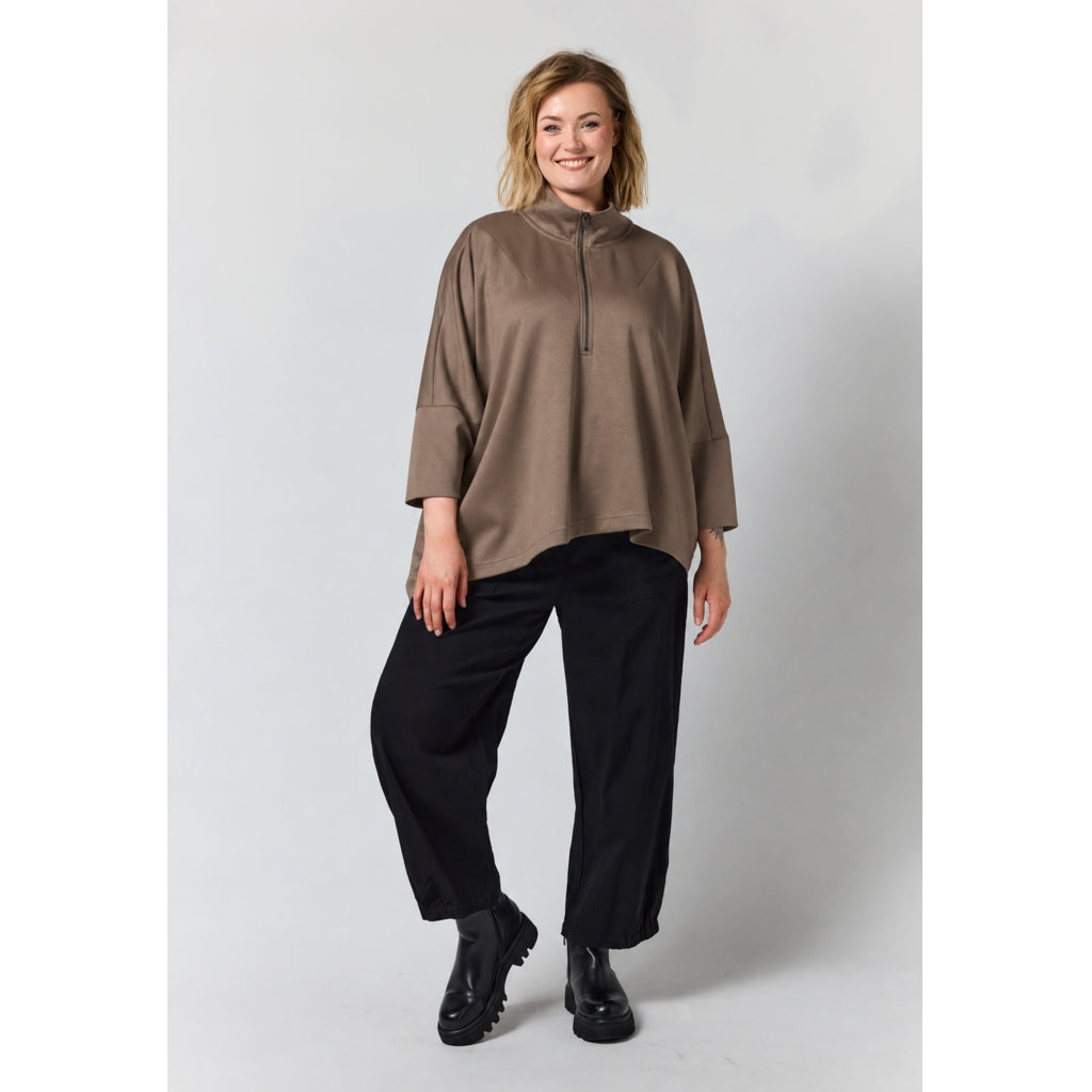 Gozzip Woman GHannah Poncho Poncho Brown