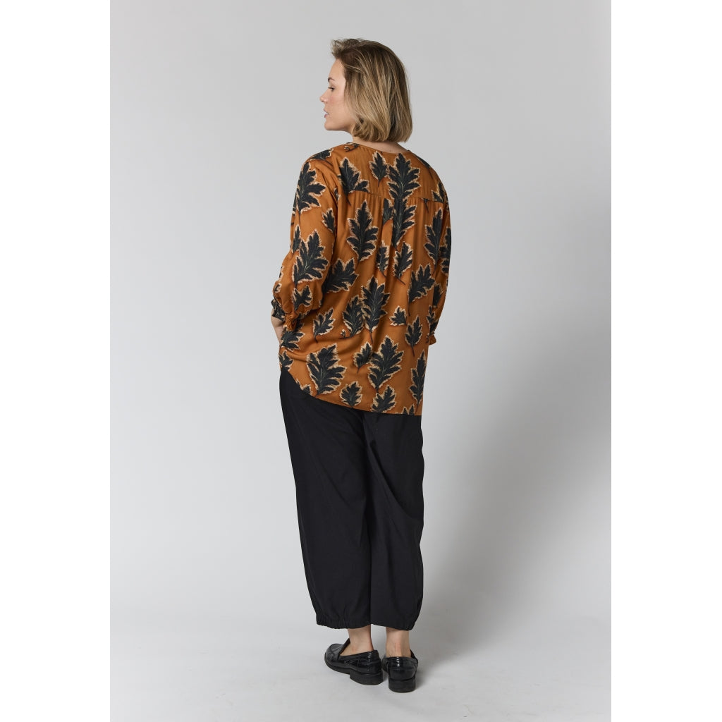 Gozzip Woman GIben Blouse Blouse Fall orange with black leave
