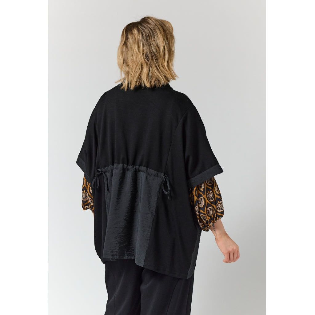 Gozzip Woman GIvana Poncho Poncho Black