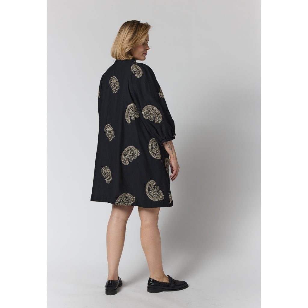 Gozzip Woman GJeana Tunic Tunic Black with sand embroidery
