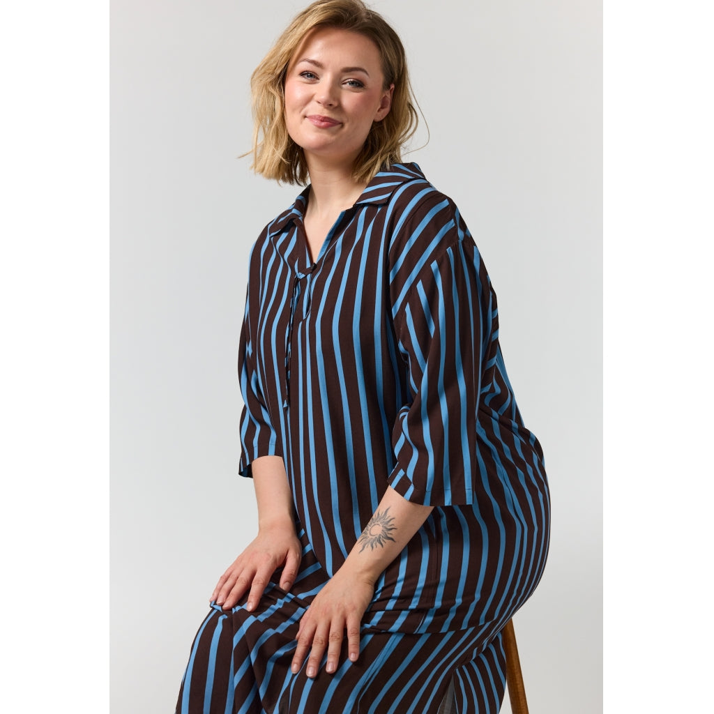 Gozzip Woman GLinea Dress Dress Brown with blue stripes