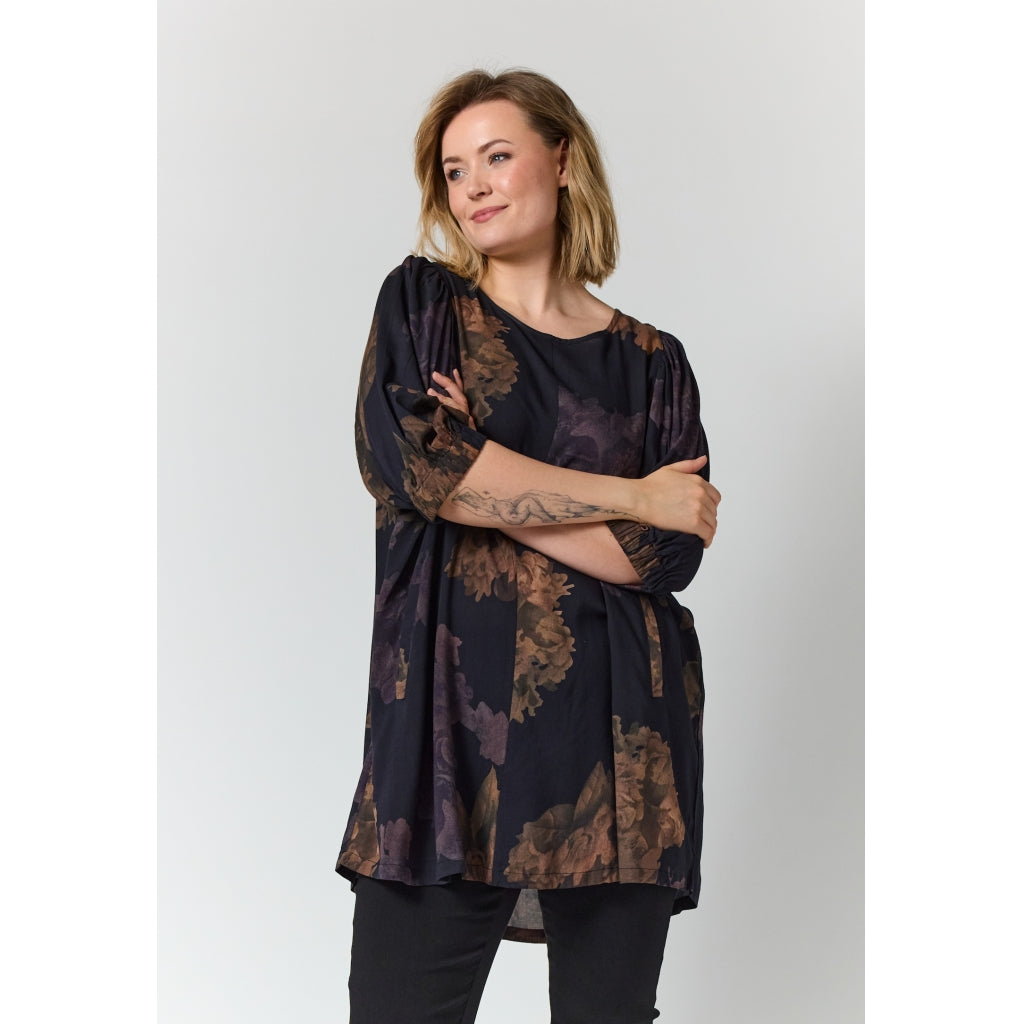 Gozzip Woman GLova Tunic Tunic Black with big flowers
