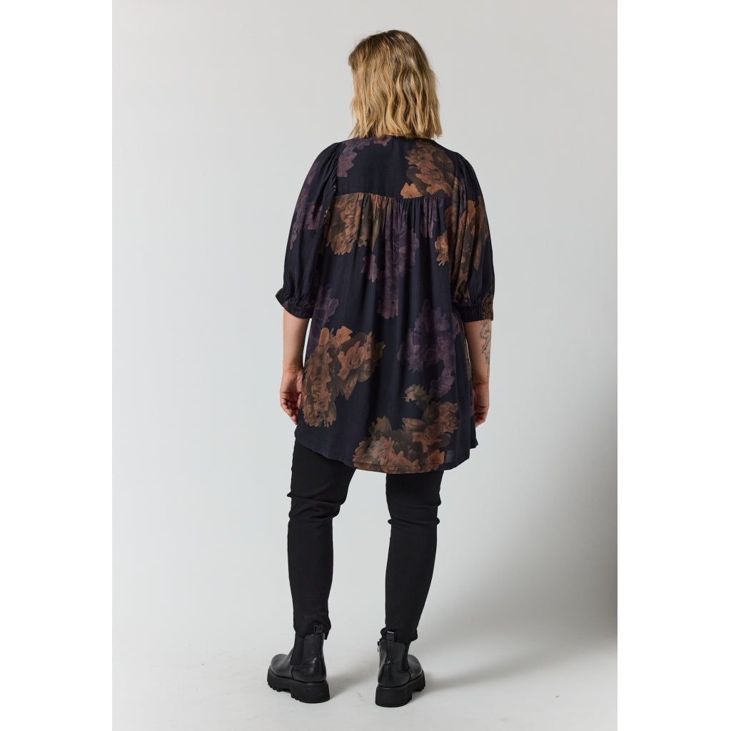 Gozzip Woman GLova Tunic Tunic Black with big flowers