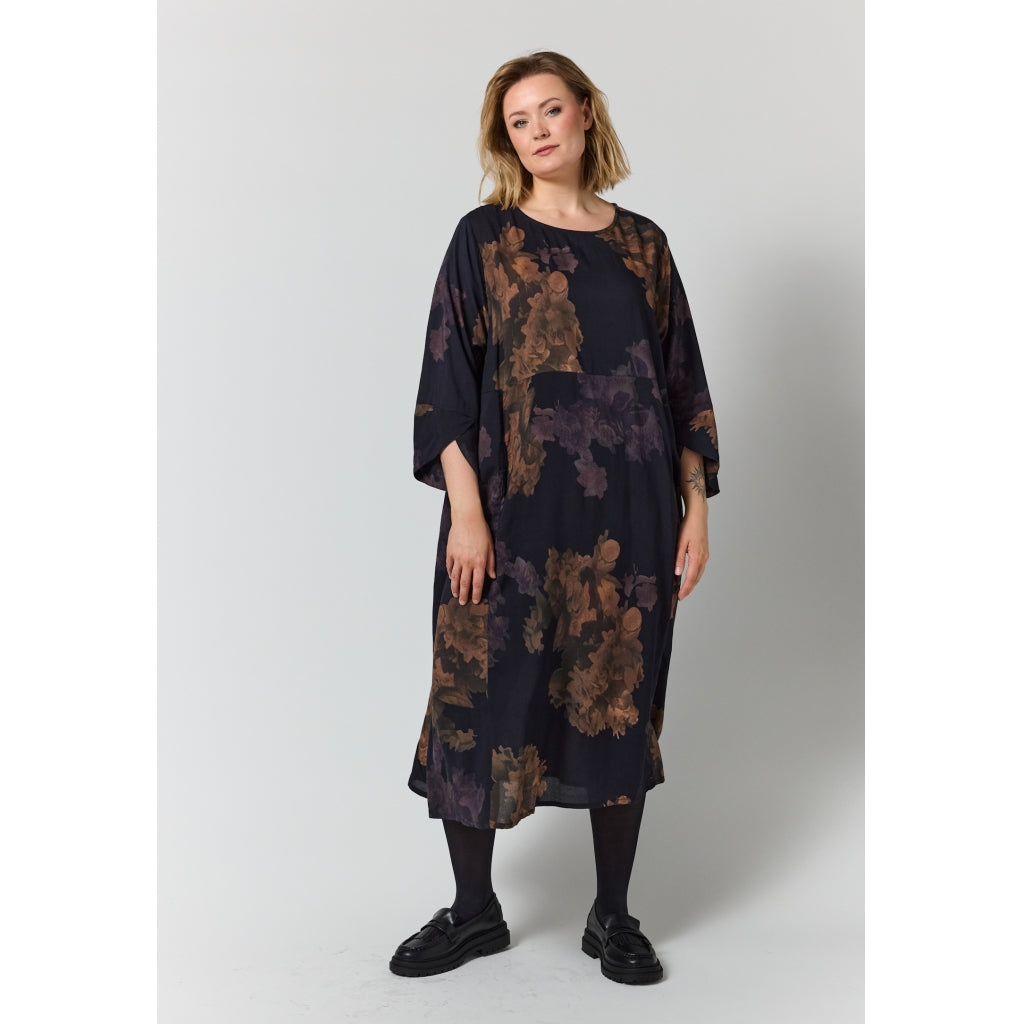 Gozzip Woman GLuma Dress Dress Black with big flowers