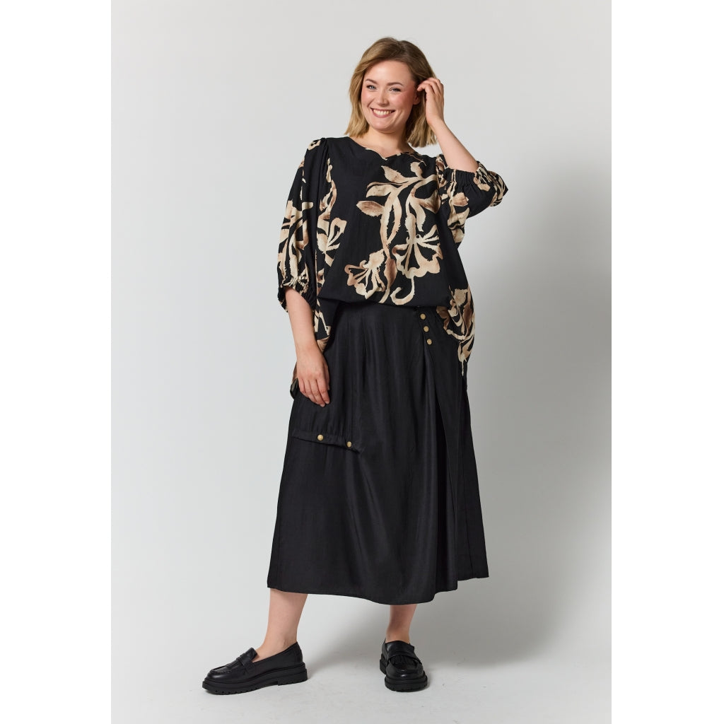 Gozzip Woman GMalou Blouse Blouse Black with offwhite brown leaves