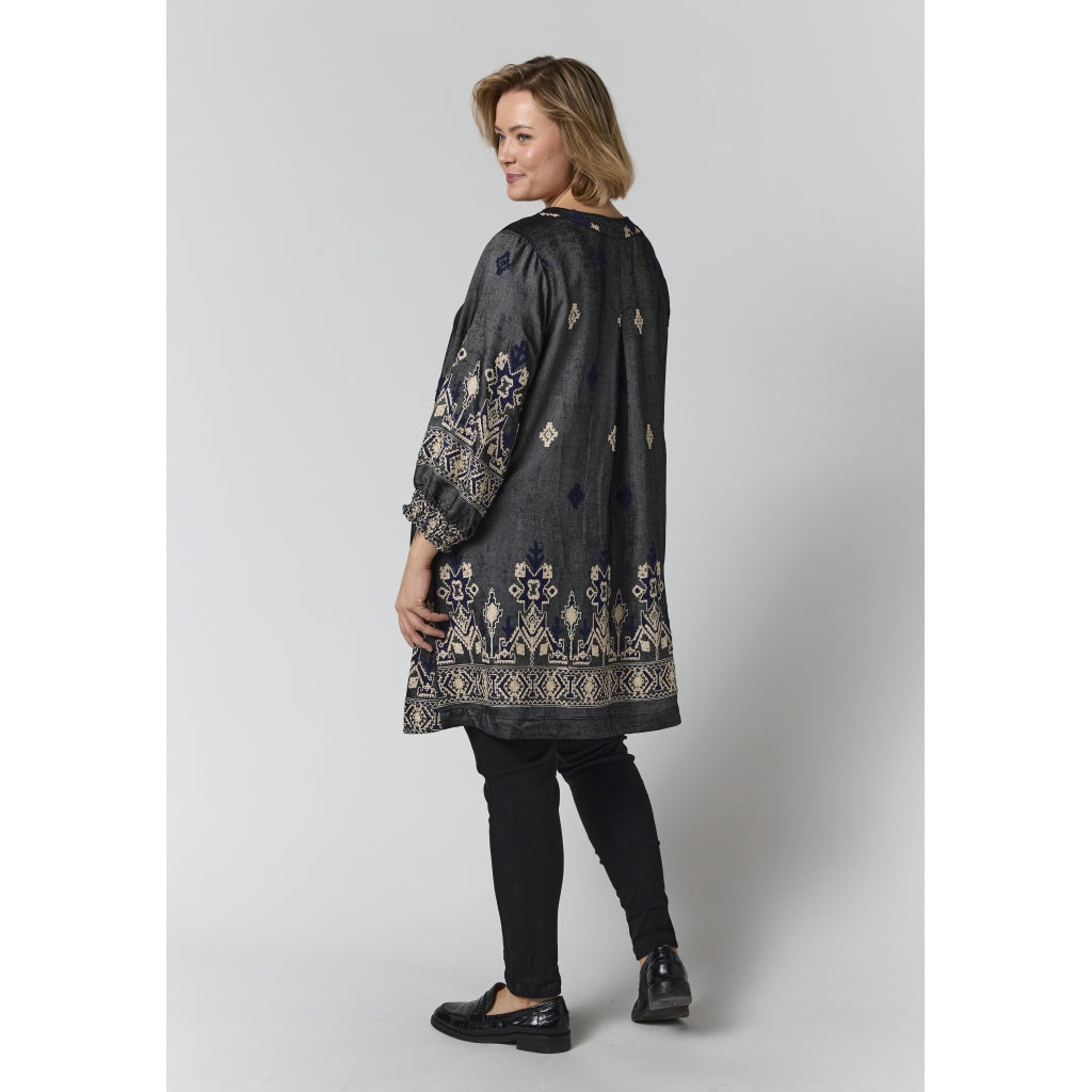 Gozzip Woman GMeta Tunic Tunic Black board fabric with white blue pattern