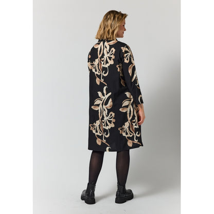 Gozzip Woman GMichelle Tunic Tunic Black with offwhite brown leaves