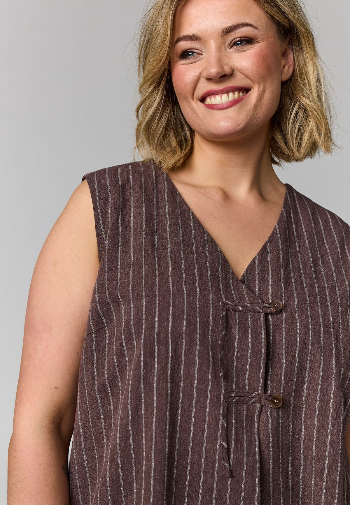 Gozzip Woman GNeve long vest Long vest Brown/white stripes