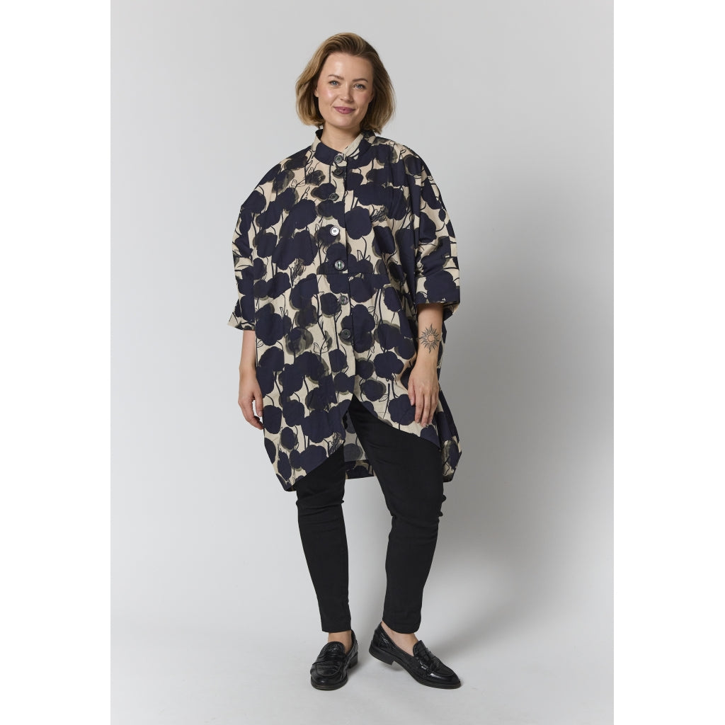 Gozzip Woman GSilje oversized cardigan Cardigan Sand with black flowers
