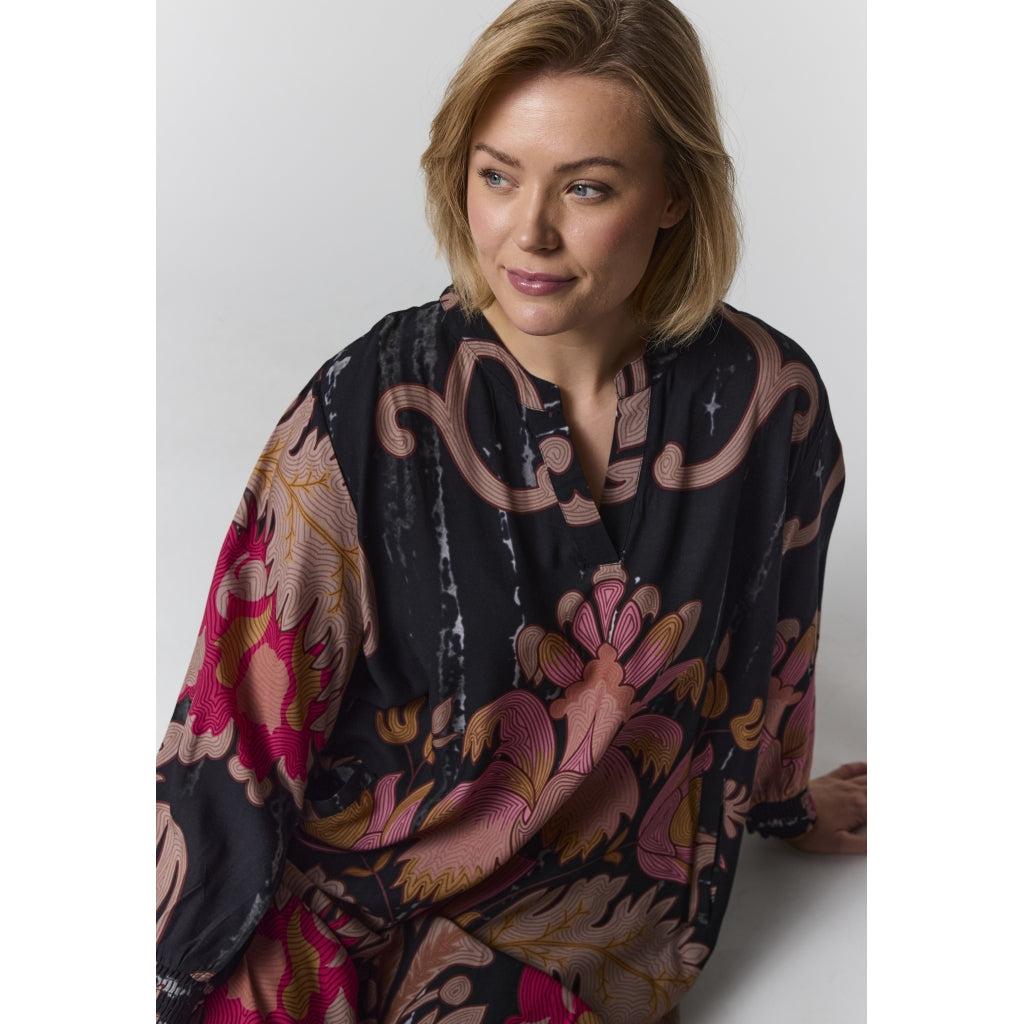 Gozzip Woman GValdis Dress Dress Black with Pink printed
