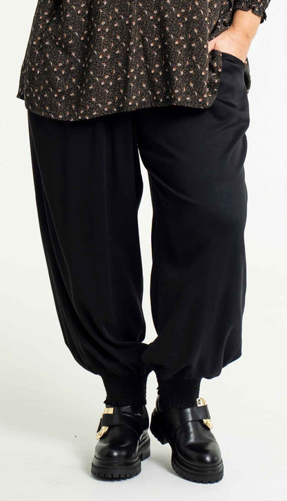 Gozzip Woman Lovise Ballon Pants Pants Black