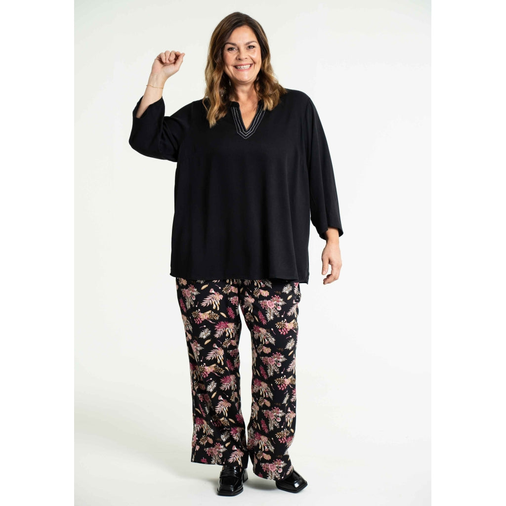 Gozzip Woman Margrethe Loose Pants Loose Pant Multi Colour