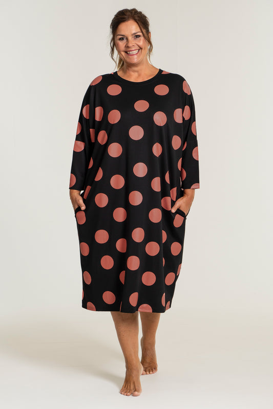 Gozzip Woman Pia Oversize Dress - MORE COLOURS Oversize Dress Black/Coral