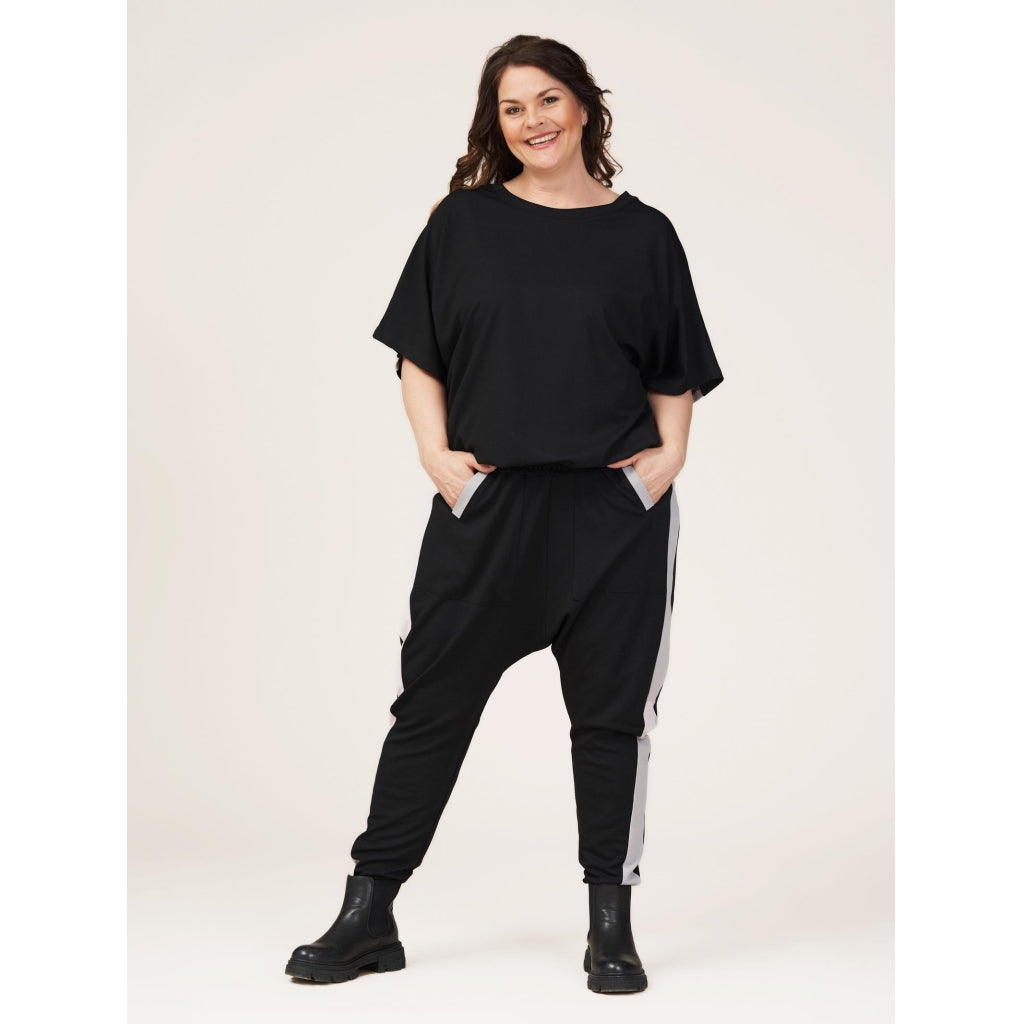 Gozzip Woman Sabrina Loose Pant Loose Pant Black with Grey stripe